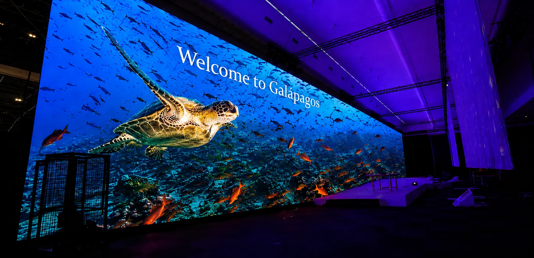 Alquiler pantalla LED super wide video wall evento Ecuador